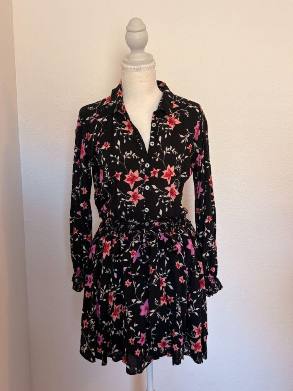 Free People floral long sleeve t-shirt dress 🌸🖤 Size XS